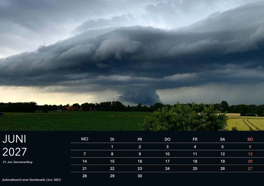 Juni im Wandkalender Heimatwetter 2027: Aufwindbereich einer Gewitterzelle, aufgenommen Juni 2021